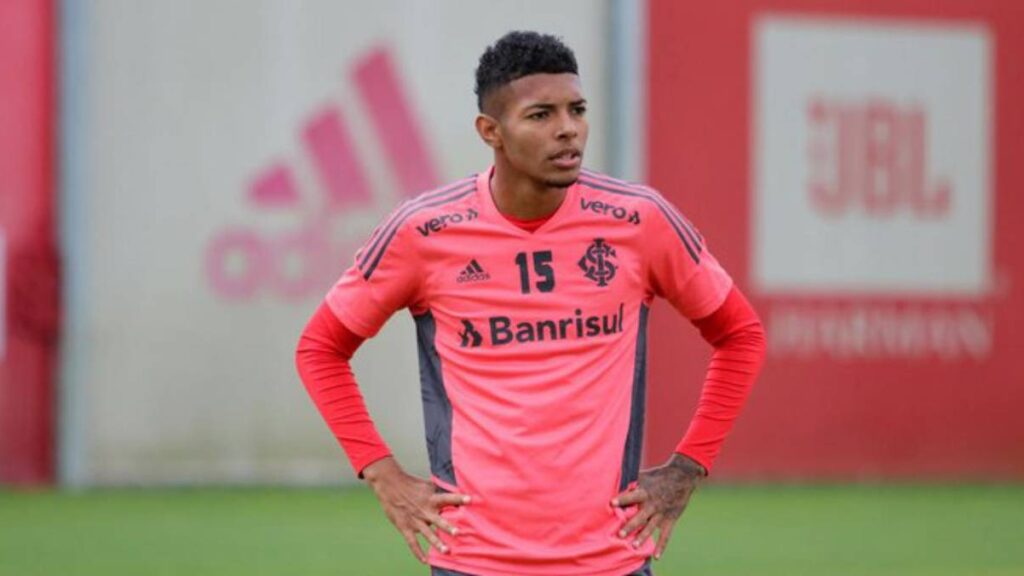 Internacional renova com Matheus Dias Foto: Divulgação