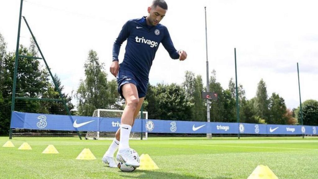 Ziyech não vai para o PSG e permanece no Chelsea, diz jornalista