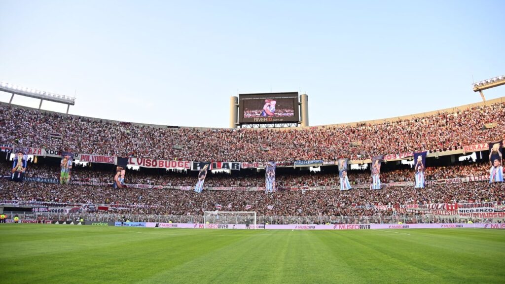 Reinauguração do estádio Monumental de Nuñéz, do River Plate