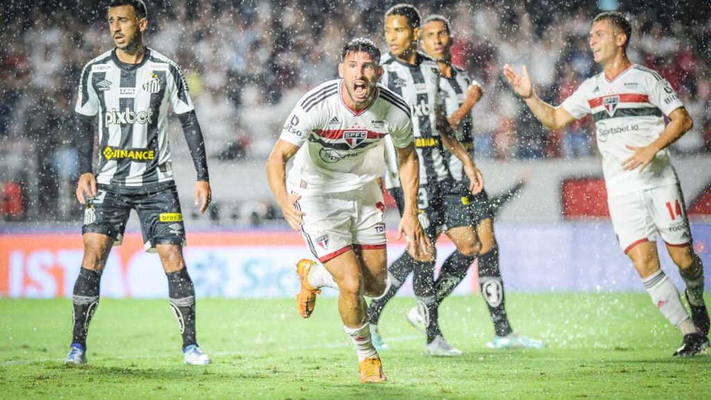 No Morumbi, São Paulo vence o Santos pelo Paulistão