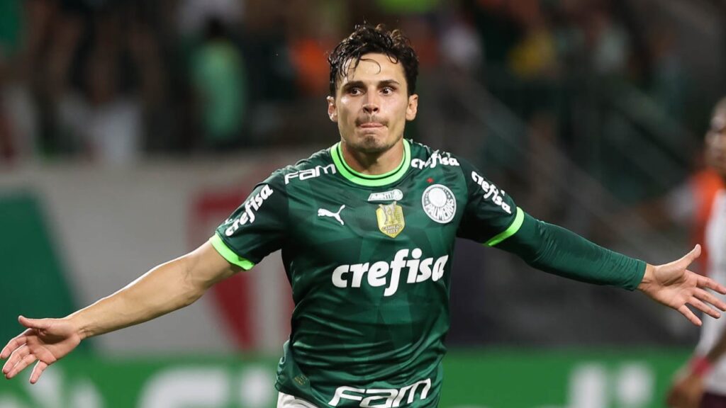 Raphael Veiga, do Palmeiras, comemora gol