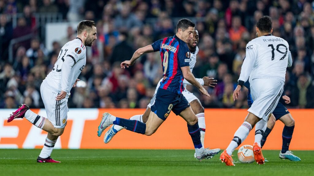 Barcelona e Manchester United empatam na ida da 2ª fase da Liga Europa