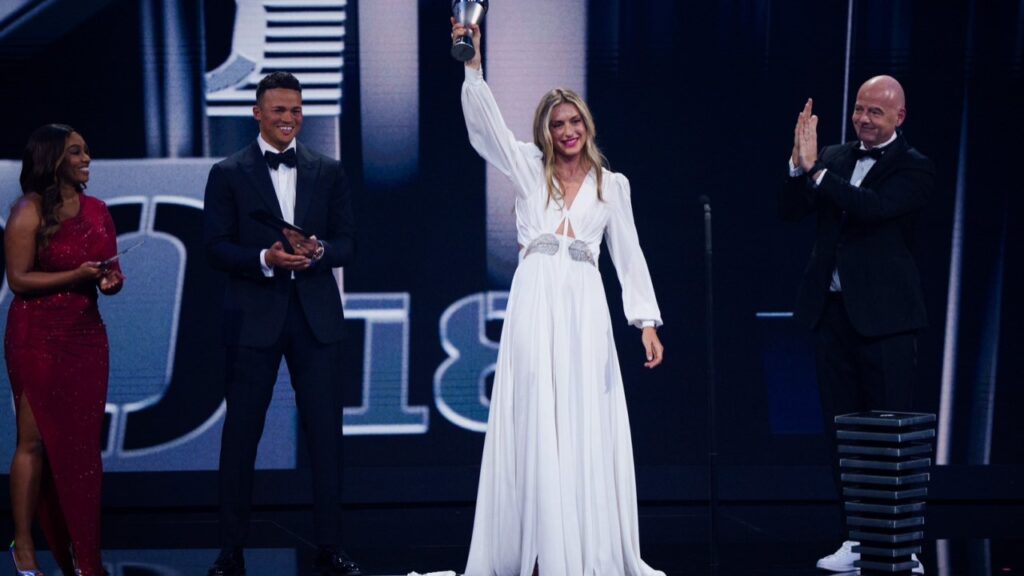 Alexia Putellas é a melhor jogadora do mundo pela 2ª vez no The Best, da Fifa