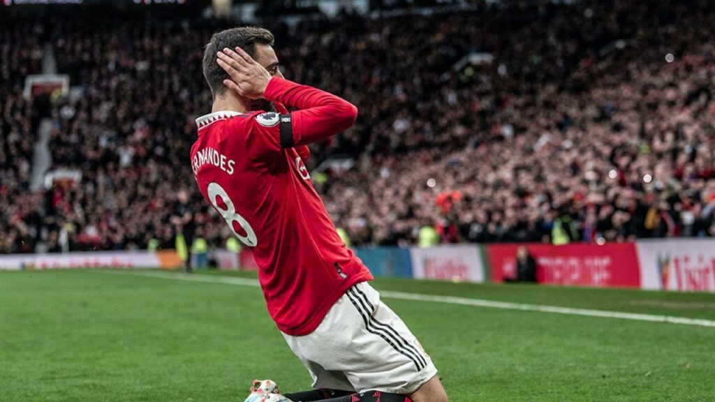 Atacante Bruno Fernandes, do Manchester United, comemora gol contra o Crystal Palace
