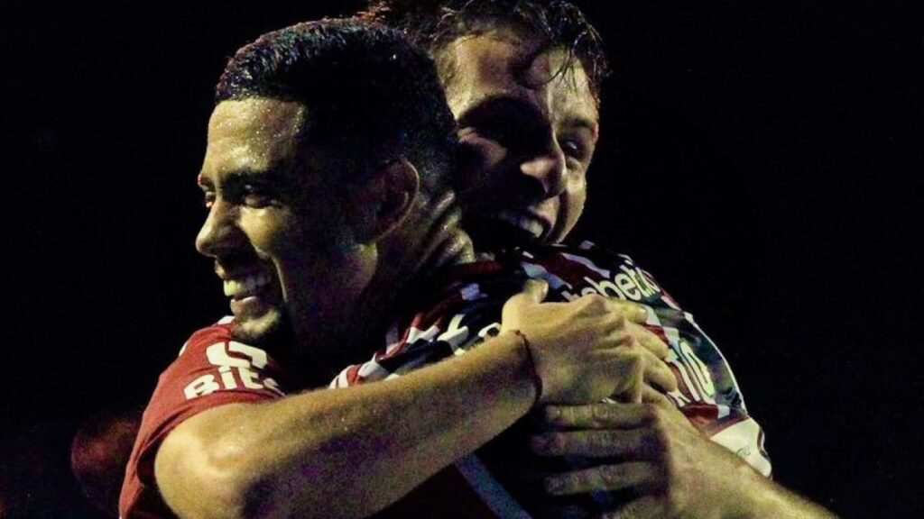 São Paulo vence São Bento e garante vaga nas quartas do Paulistão