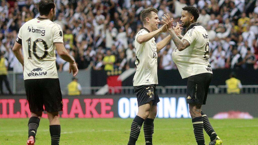 Vasco vence o Nova Iguaçu e segue na cola pelo G-4 do Carioca