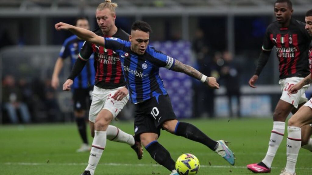 Finalização de Lautaro Martínez, da Internazionale, contra o Milan, no Derby de Milão