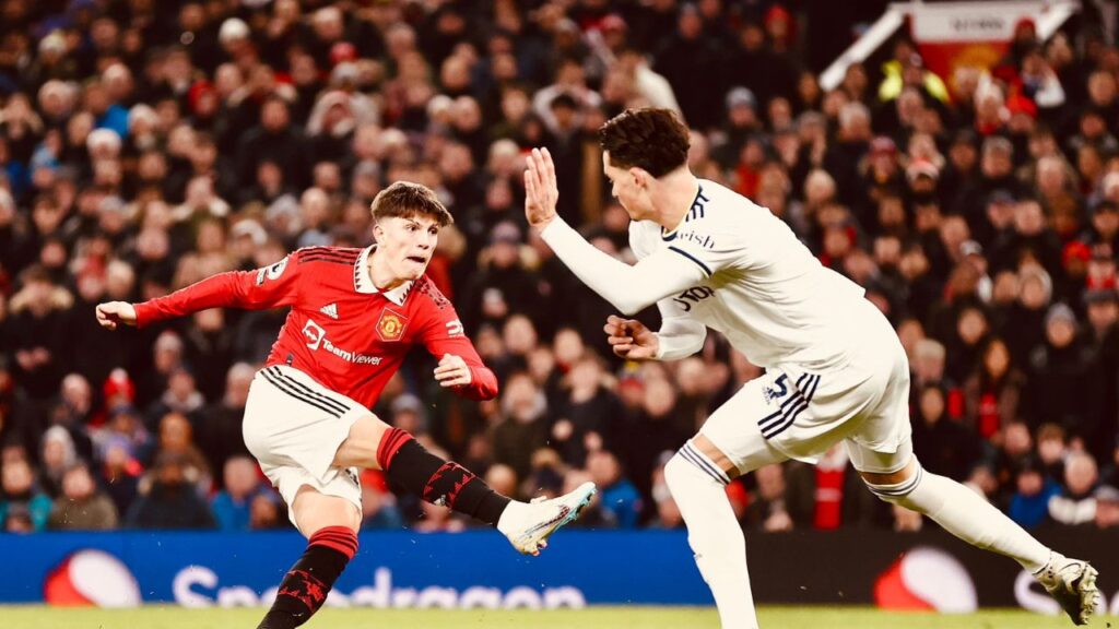 Alejandro Garnacho, do Manchester United, em jogo contra o Leeds United