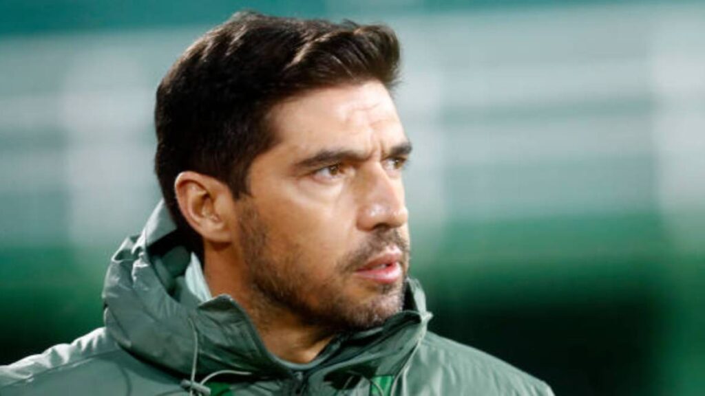 Abel Ferreira pode ter desfalque importante para os próximos jogos do Palmeiras Foto: Divulgação