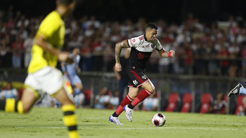 São Paulo perde do São Bernardo e sai vaiado do Morumbi lotado no Paulistão