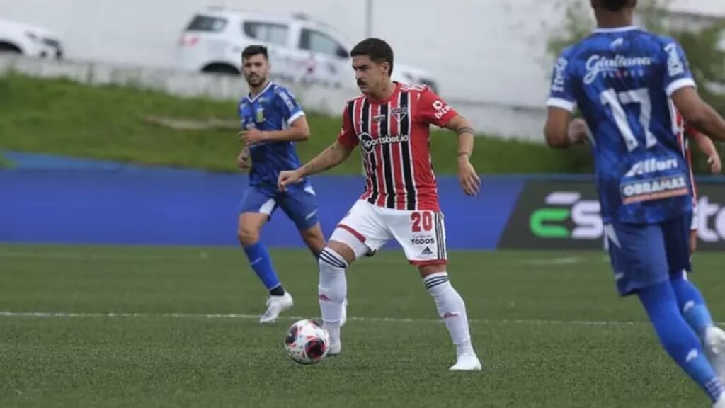 Cruzeiro procura volante do São Paulo, mas Tricolor recusa negociação