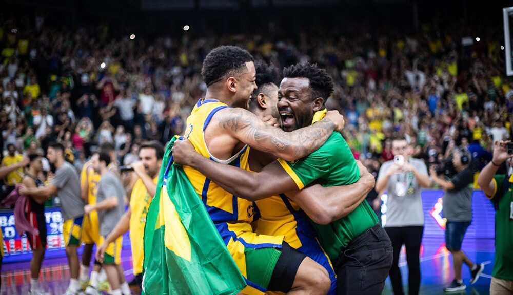 Brasil conquistou a vaga para o Mundial de basquete após vencer os EUA