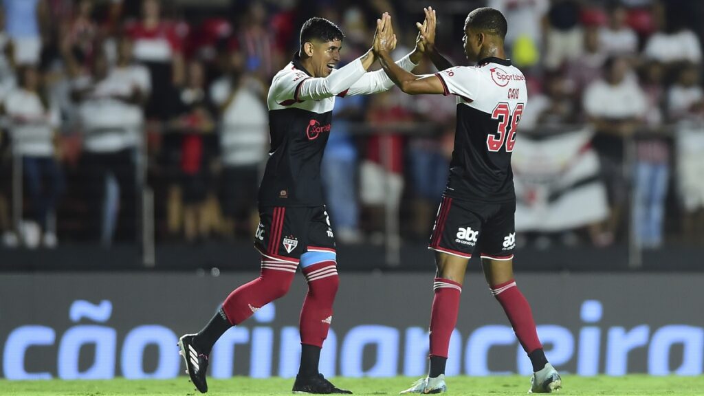 São Paulo goleia Inter de Limeira e fica mais próximo da classificação no Paulistão