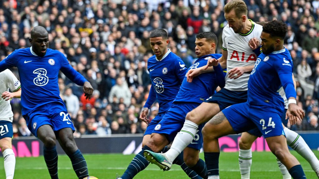 Thiago Silva sofre lesão e vai desfalcar o Chelsea por um mês e meio