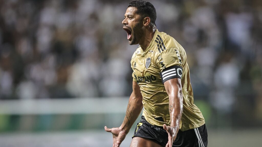 Atlético-MG goleia com 2 gols de Hulk