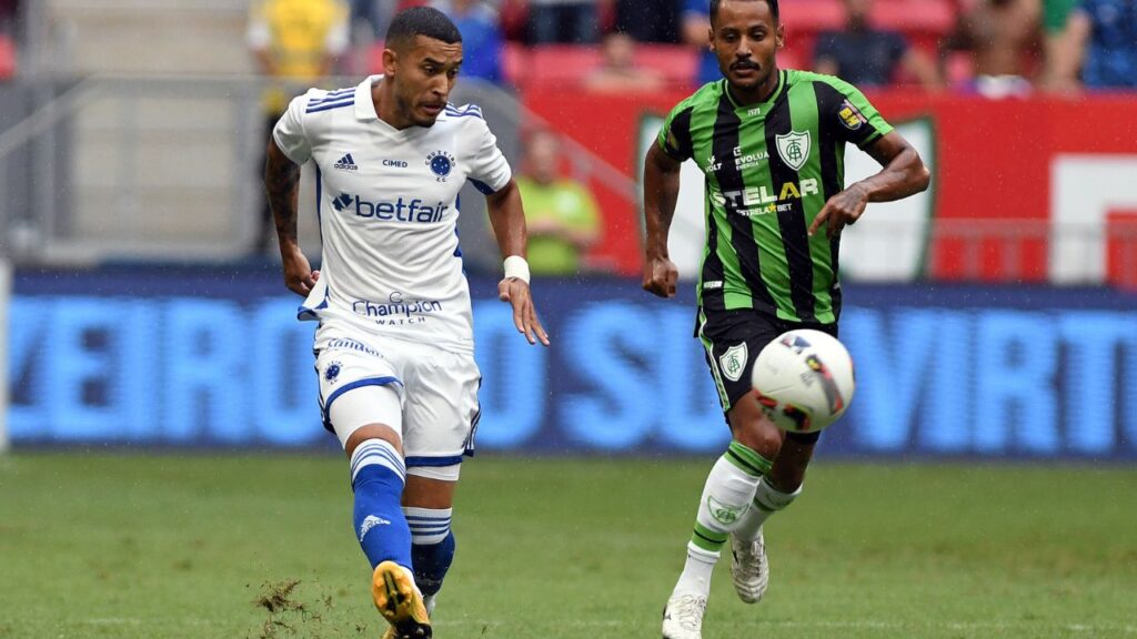 Atacantes Wesley, do Cruzeiro, e Matheus Gonçalves, do América-MG