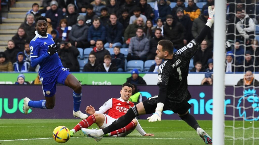 Arsenal ganha do Leicester com gol de brasileiro e dispara na liderança do Inglês - Gabriel Martinelli