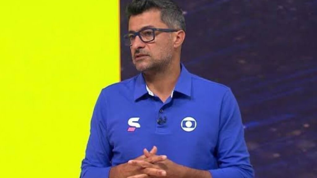 Fim da Central do Apito: Globo tira ex-árbitros das transmissões de jogos de futebol - Santro Meira Ricci, ex-árbitro, em transmissão do SporTV