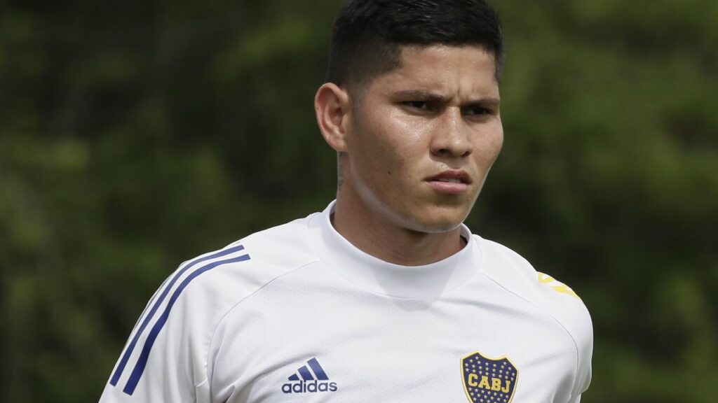 Vasco quer volante do Boca Juniors e fica perto de acerto - Campuzano está com a camisa do Boca Juniors em treino do clube argentino