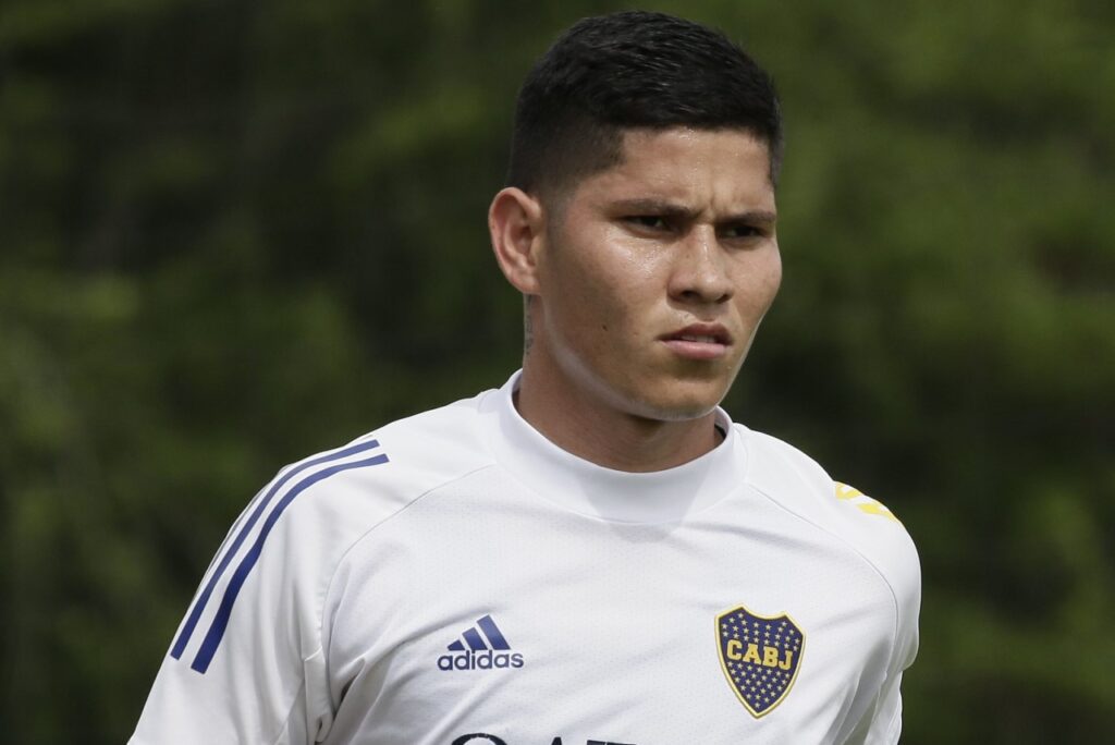 Vasco quer volante do Boca Juniors e fica perto de acerto - Campuzano está com a camisa do Boca Juniors em treino do clube argentino