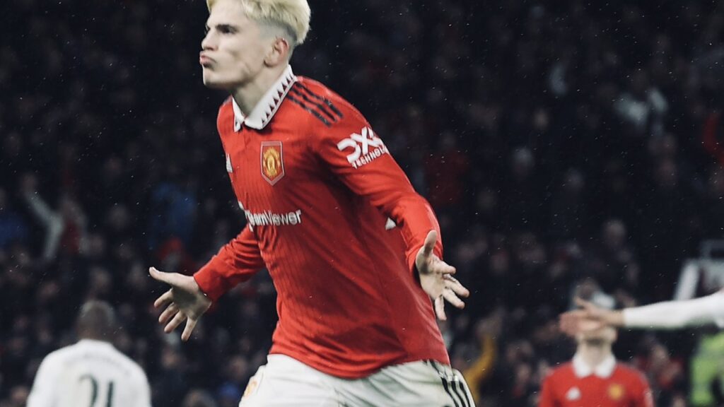 Manchester United avança na Copa da Inglaterra após bater West Ham