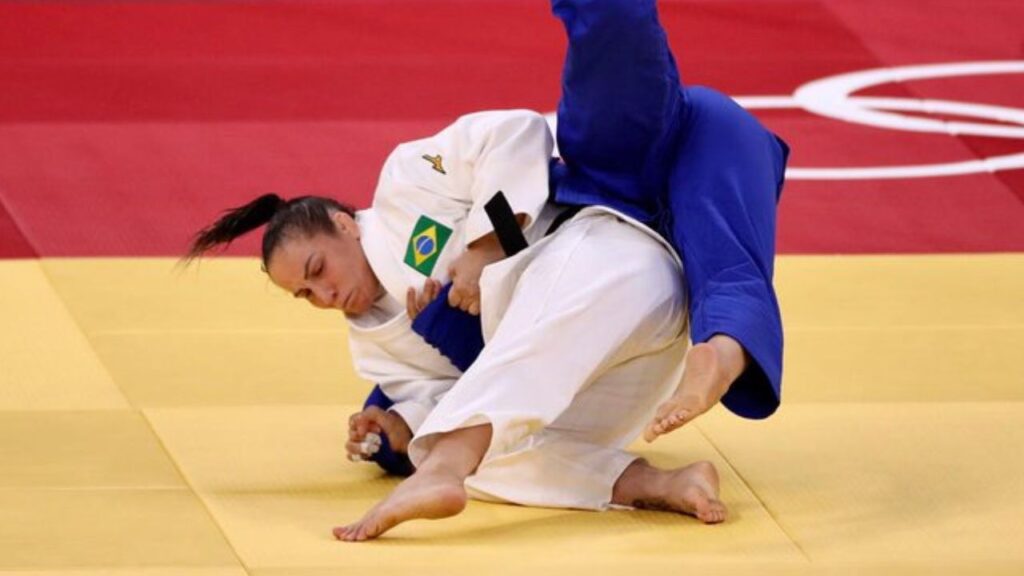 Judoca Maria Portela em luta nos Jogos Olímpicos de Tóquio, em 2021