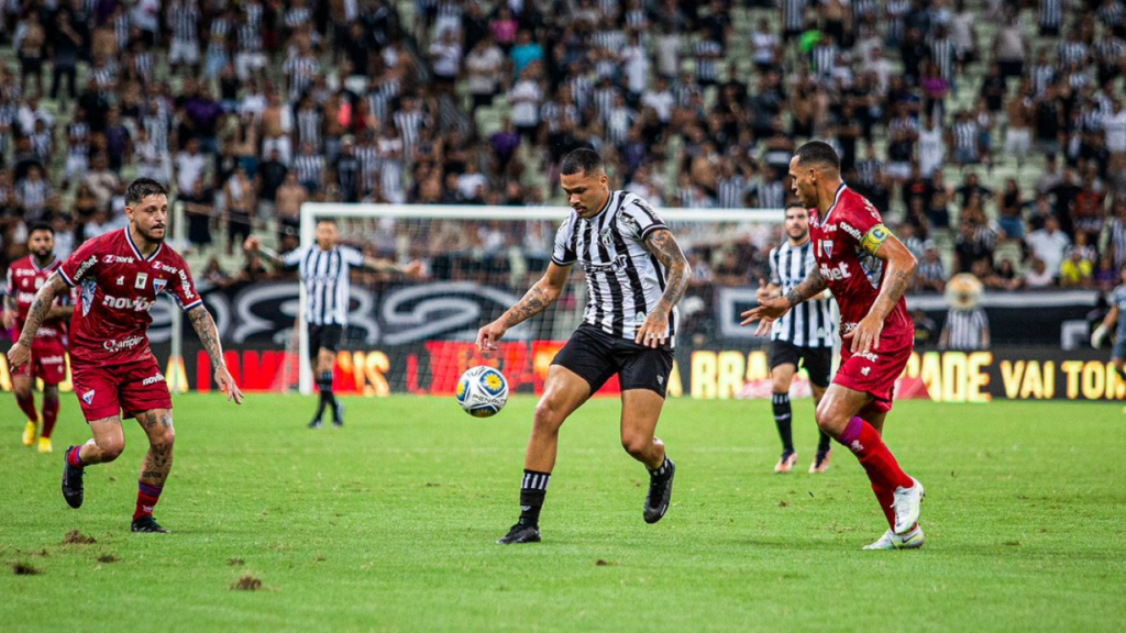 Semifinal da Copa do Nordeste: Lance do jogo Ceará 3 x 2 Fortaleza na semifinal da Copa do Nordeste, na Arena Castelão