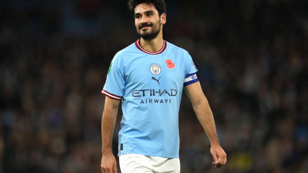 Gundogan no Barcelona: Meia nega acordo, mas não crava permanência no Manchester City - Gundogan, do Manchester City, lamenta lance perdido pela sua equipe