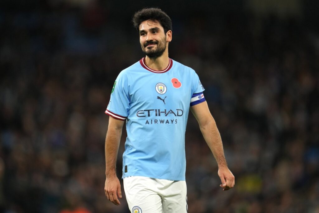 Gundogan no Barcelona: Meia nega acordo, mas não crava permanência no Manchester City - Gundogan, do Manchester City, lamenta lance perdido pela sua equipe