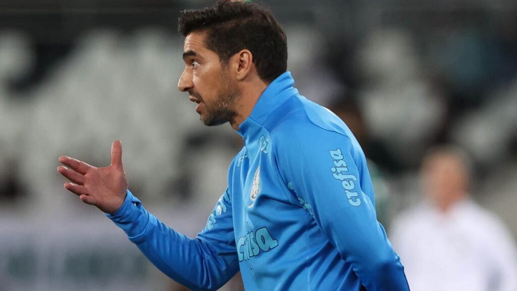 Chelsea sonda Abel Ferreira: Treinador Abel Ferreira, do Palmeiras, de perfil