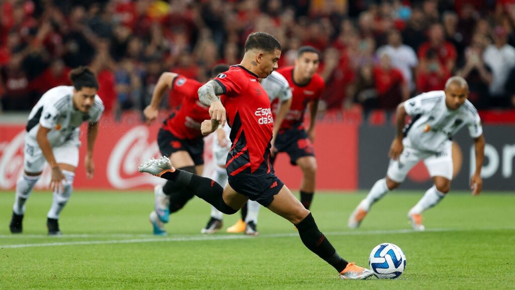 Athletico vence Atlético-MG e assume a liderança na Libertadores; Galo é lanterna - Terans