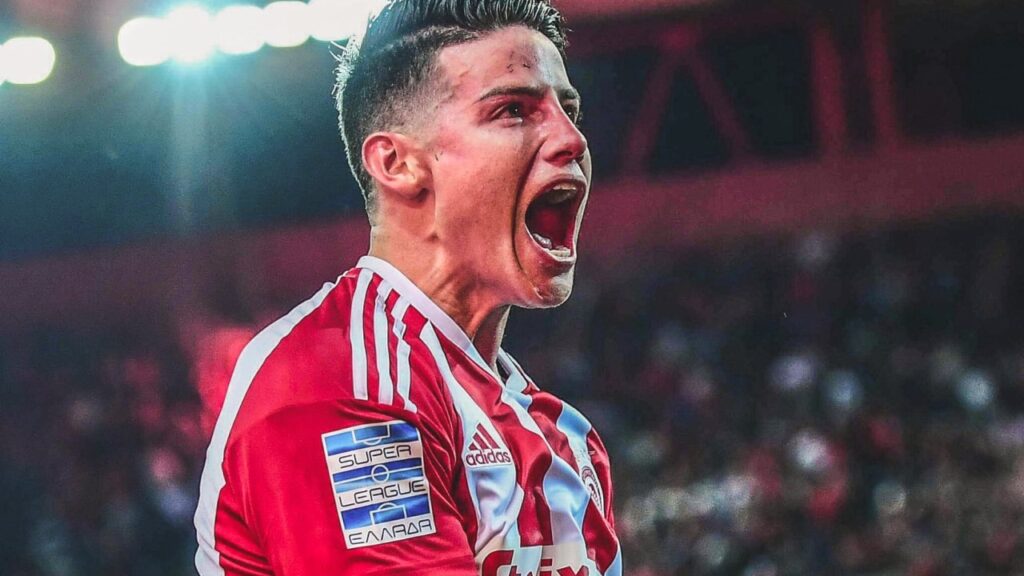 James Rodríguez grita em comemoração a gol marcado pelo Olympiacos