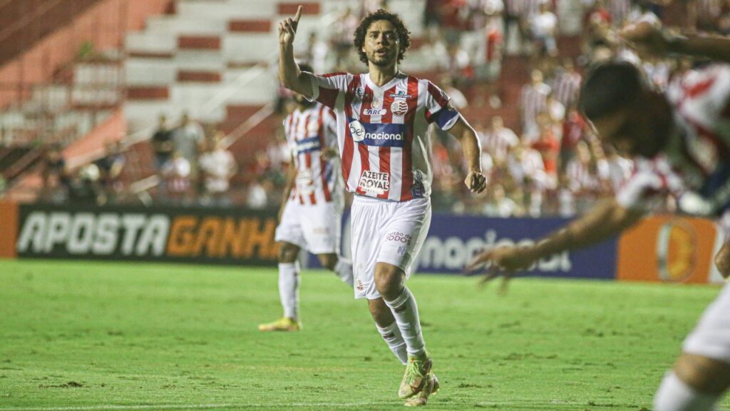 Lateral-direito Victor Ferraz, em jogo do Náutico em 2023