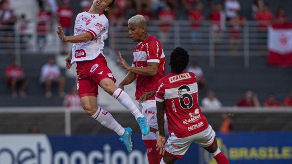 Lance do jogo CRB x Vila Nova na Série B 2022