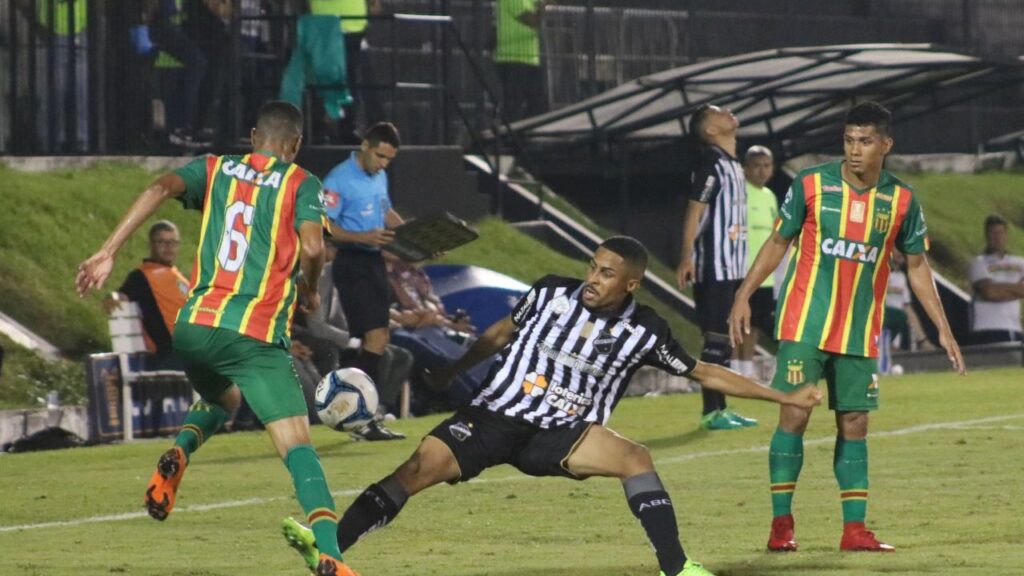 Lance do jogo ABC x Sampaio Corrêa na Copa do Nordeste 2018