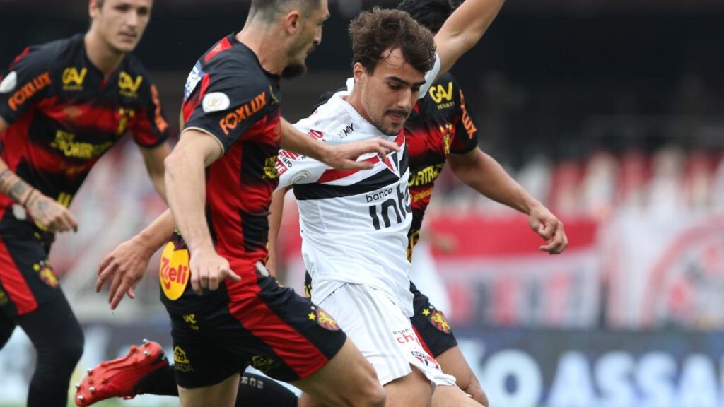 Lance do jogo São Paulo x Sport no Brasileirão 2021