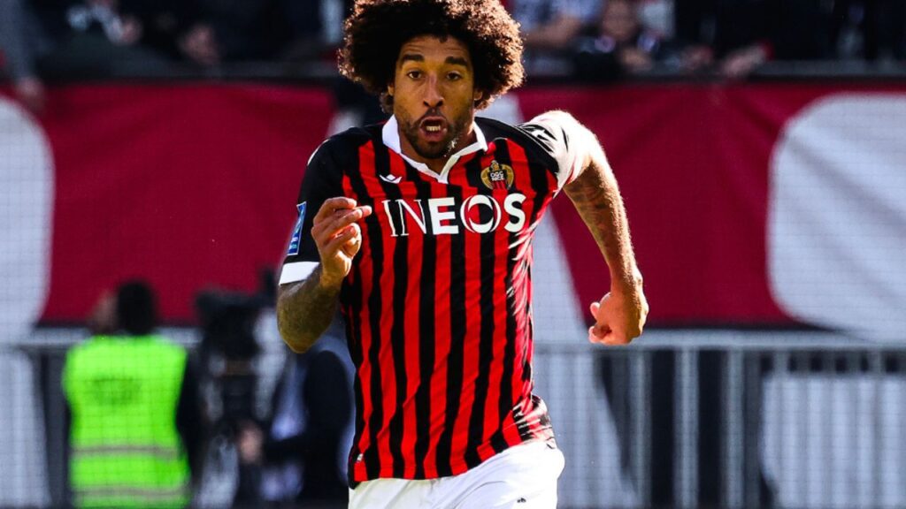 Dante renova no Nice: Zagueiro Dante em jogo do Nice no Campeonato Francês