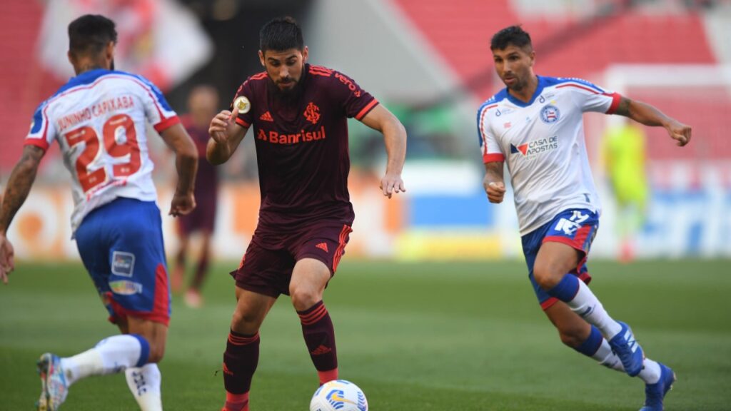 Internacional x Bahia: Veja retrospecto, transmissão e escalações para o jogo do Brasileirão