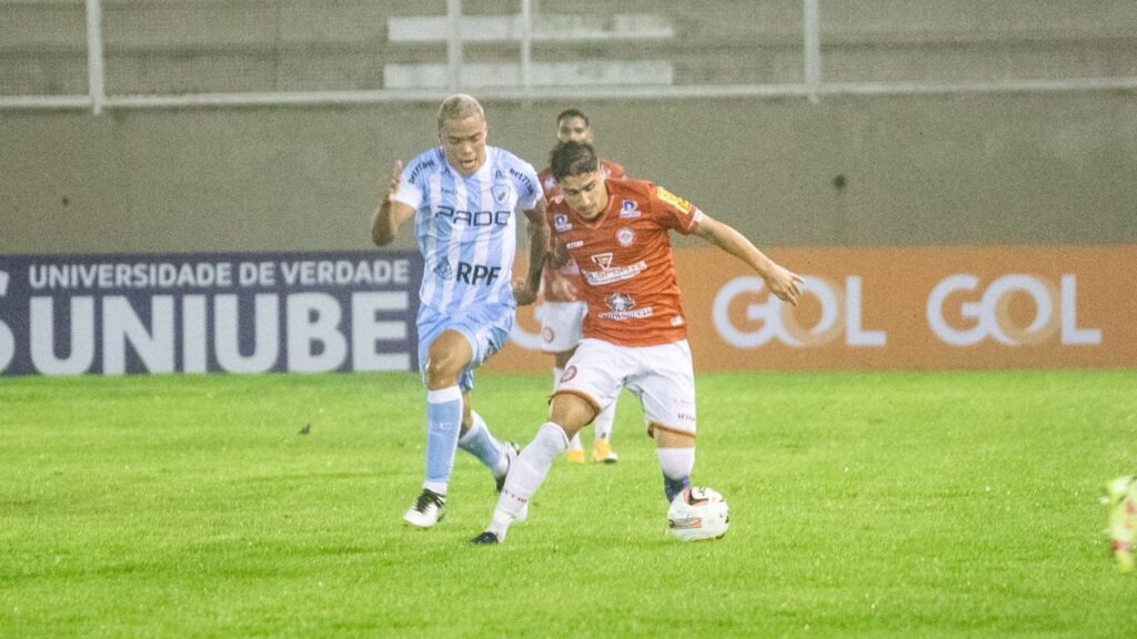 Lance do jogo Tombense x Londrina na Série B 2022