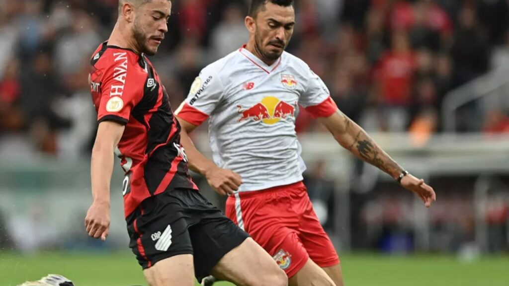 Lance do jogo Athletico x Bragantino no Brasileirão 2022