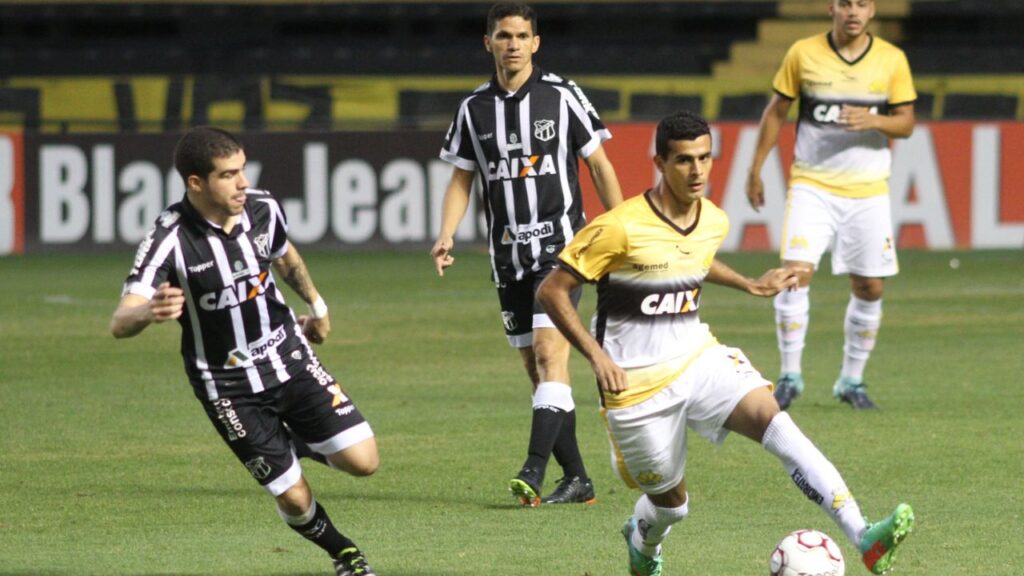 Lance do jogo Criciúma x Ceará na Série B 2017