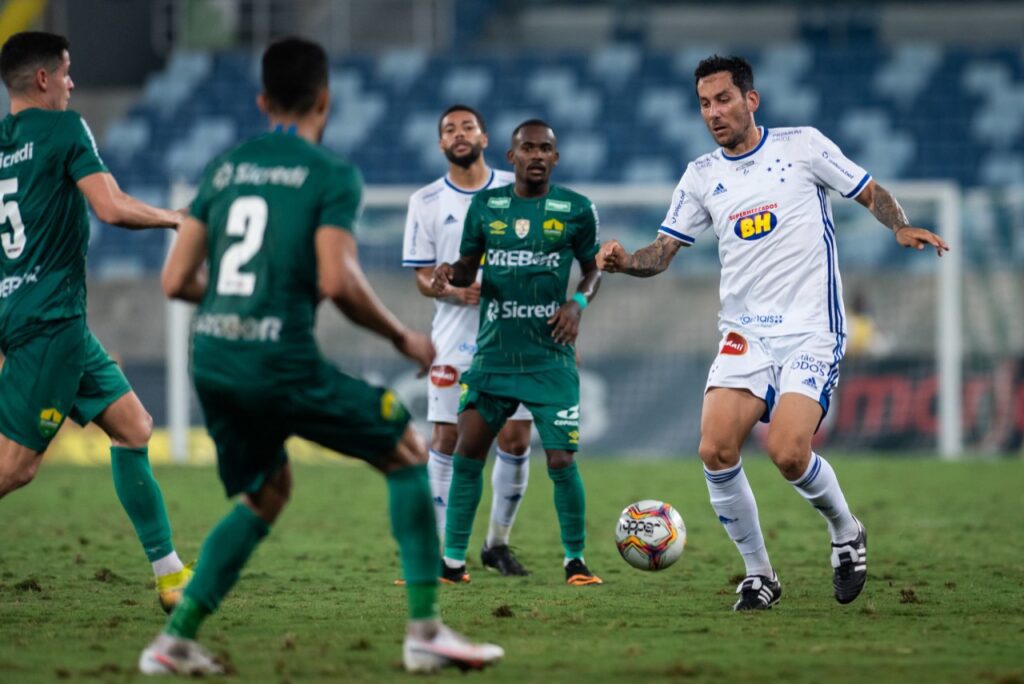 Cruzeiro x Cuiabá: Veja retrospecto, transmissão e escalações para o jogo do Brasileirão