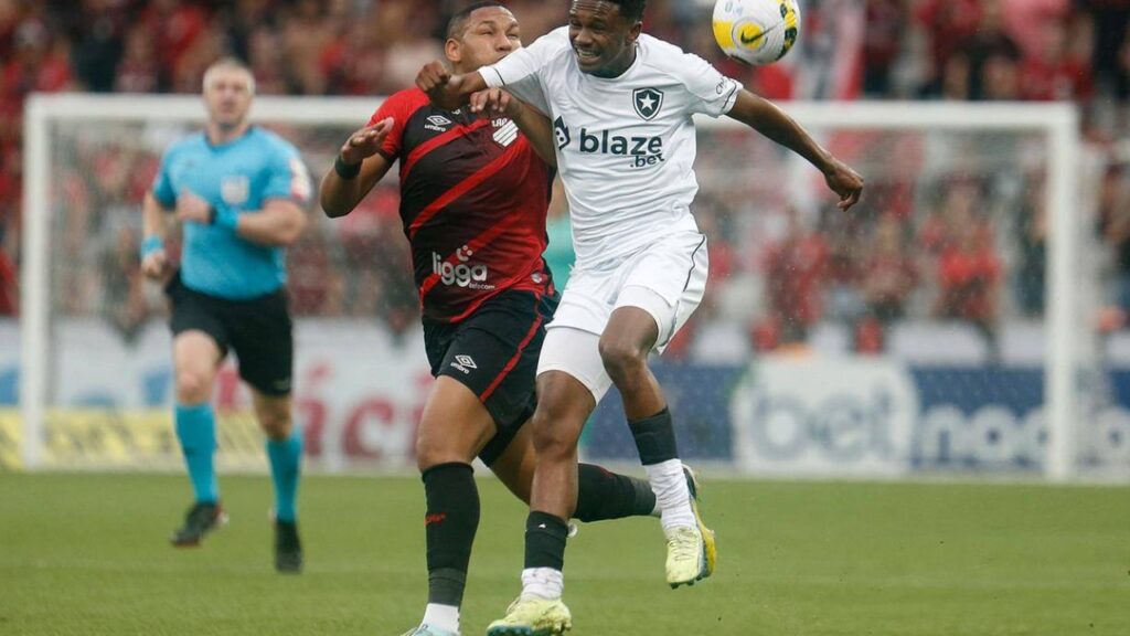 Lance do jogo Athletico-PR x Botafogo no Brasileirão 2022