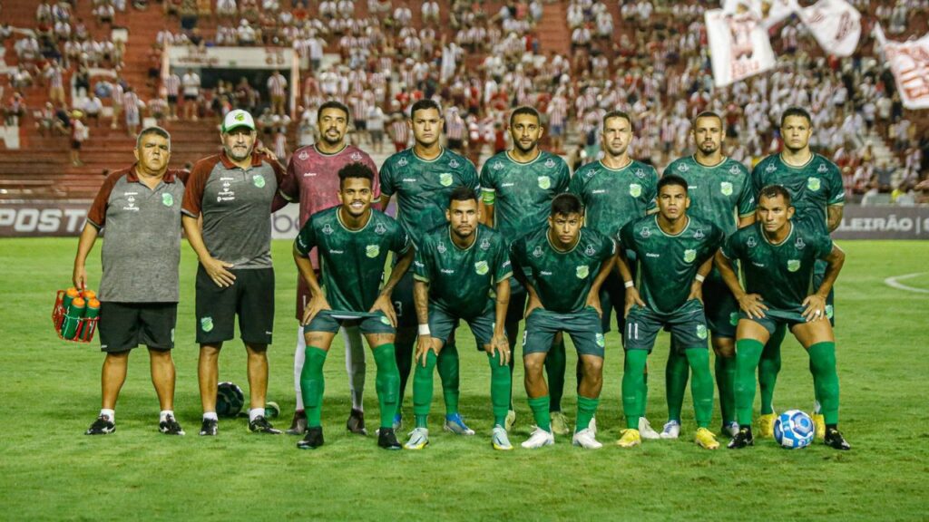 Floresta x Amazonas: Elenco do Floresta no estádio dos Aflitos