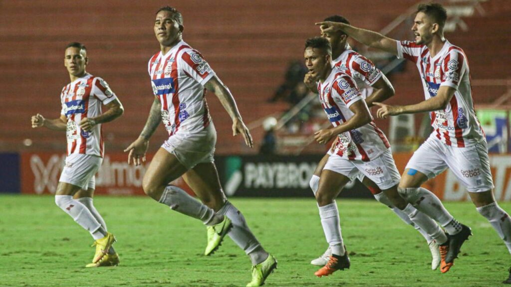 Pouso Alegre x Náutico: Jogadores do Náutico comemoram gol na Série C 2023