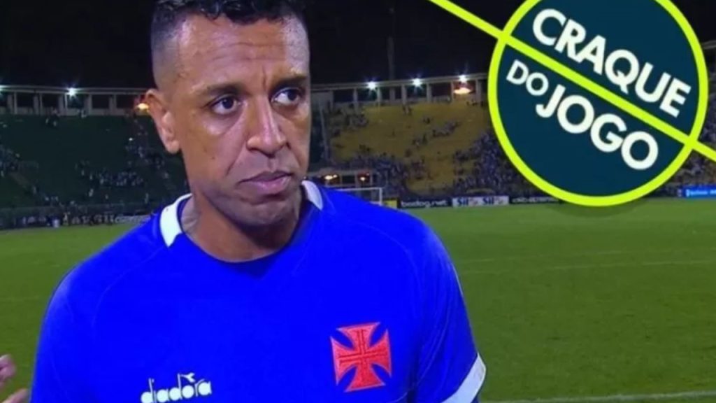 Goleiro Sidão com prêmio de melhor do jogo da Rede Globo