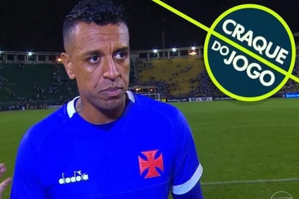 Goleiro Sidão com prêmio de melhor do jogo da Rede Globo