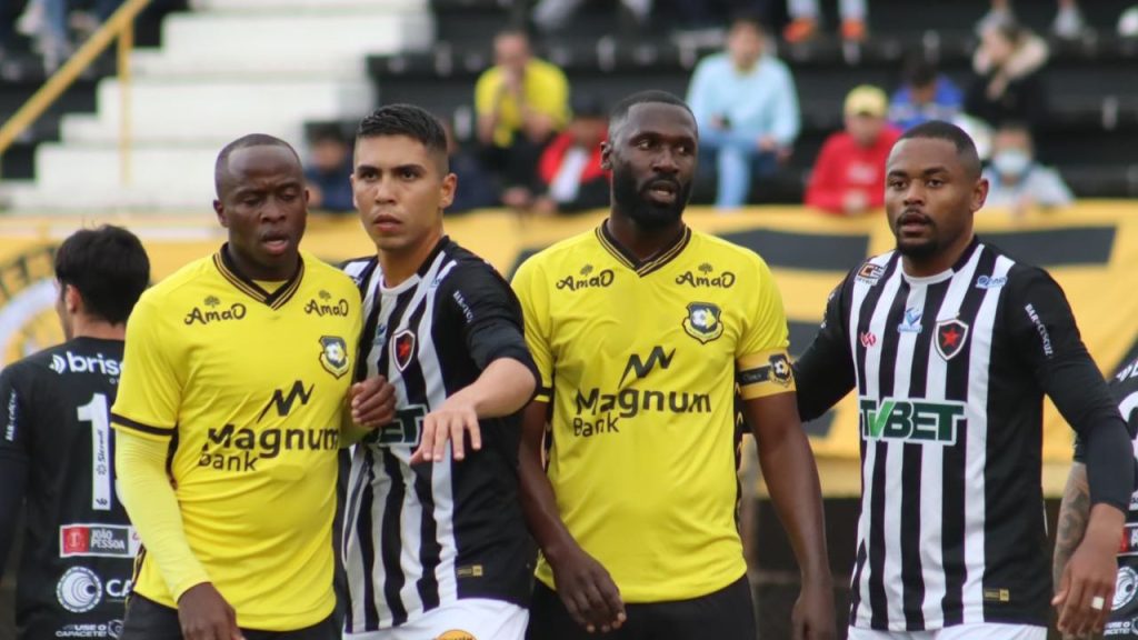 Lance do jogo São Bernardo x Botafogo-PB, na Série C