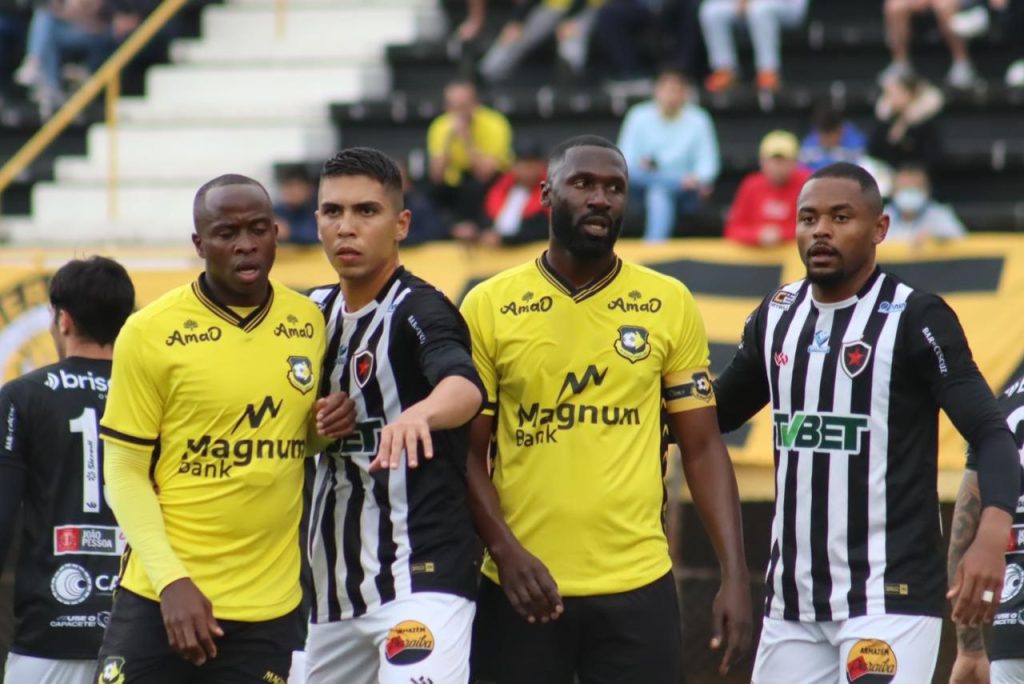 Lance do jogo São Bernardo x Botafogo-PB, na Série C