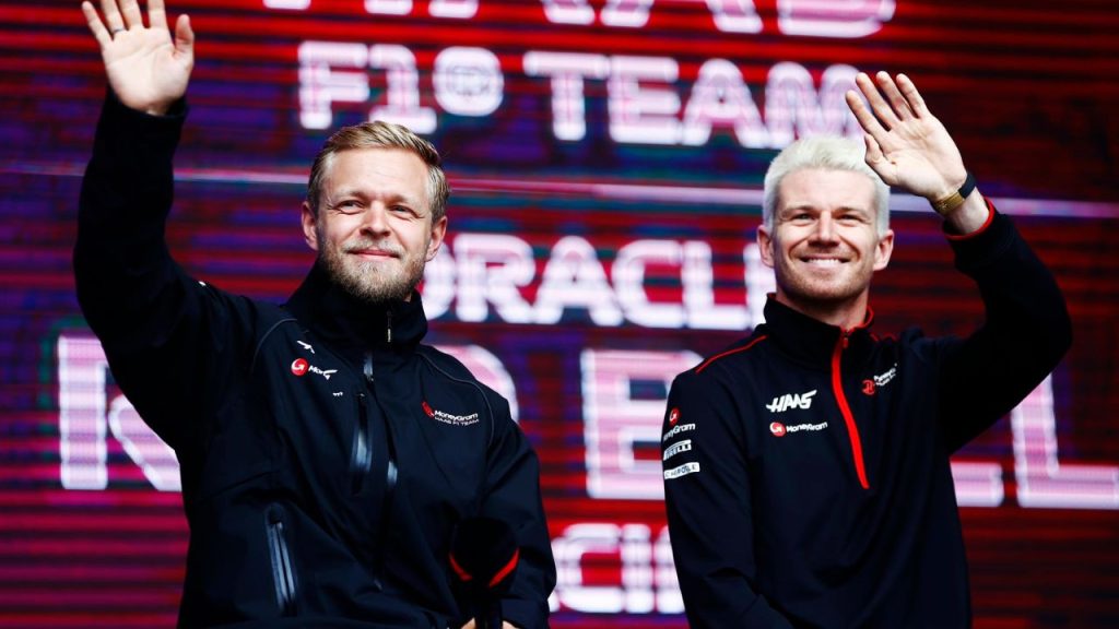 Kevin Magnussen e Nico Hülkenberg, pilotos da Haas, em entrevista na Fórmula 1